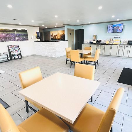 Days Inn & Suites By Wyndham - Canton First Monday Trade Days Luaran gambar