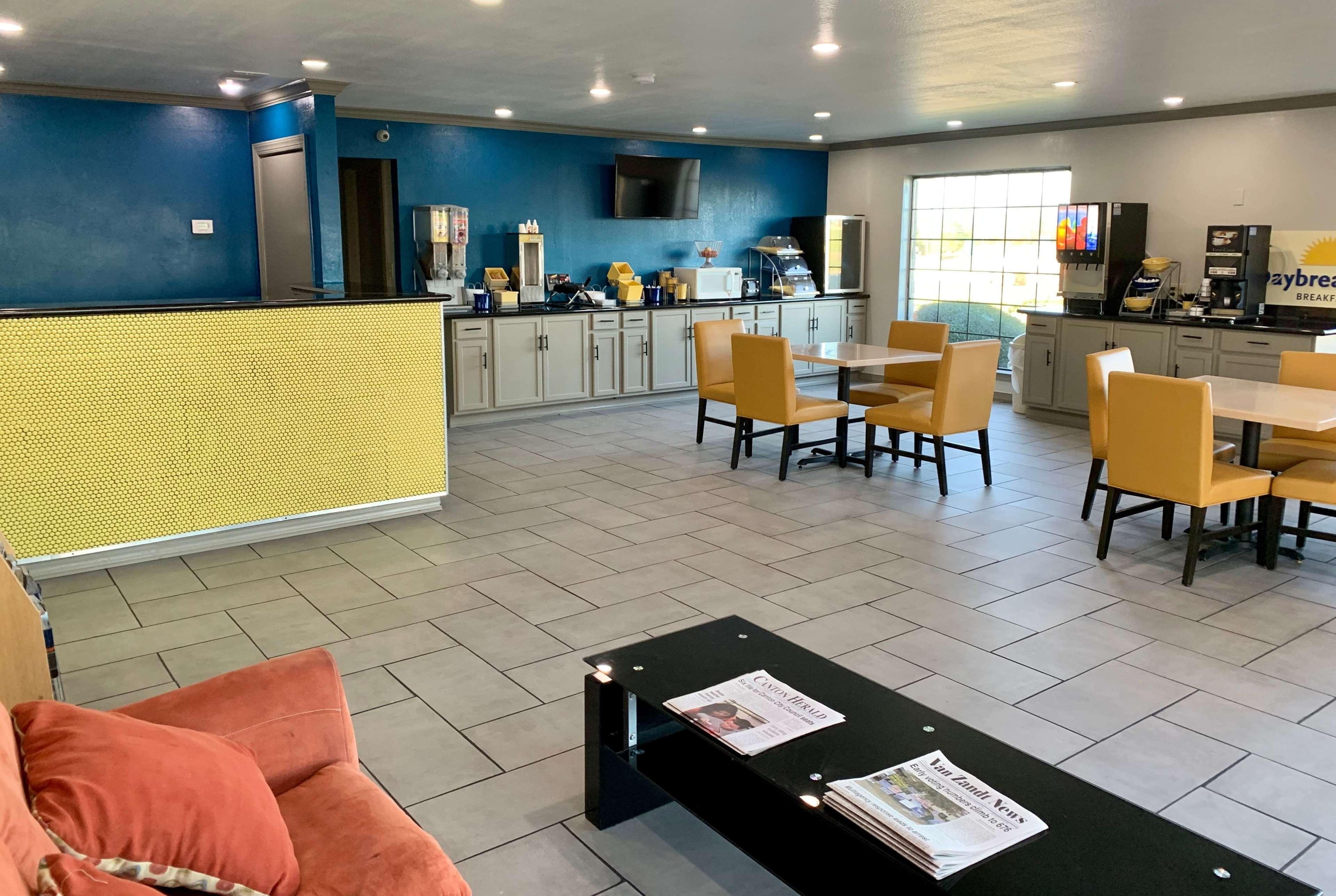 Days Inn & Suites By Wyndham - Canton First Monday Trade Days Luaran gambar