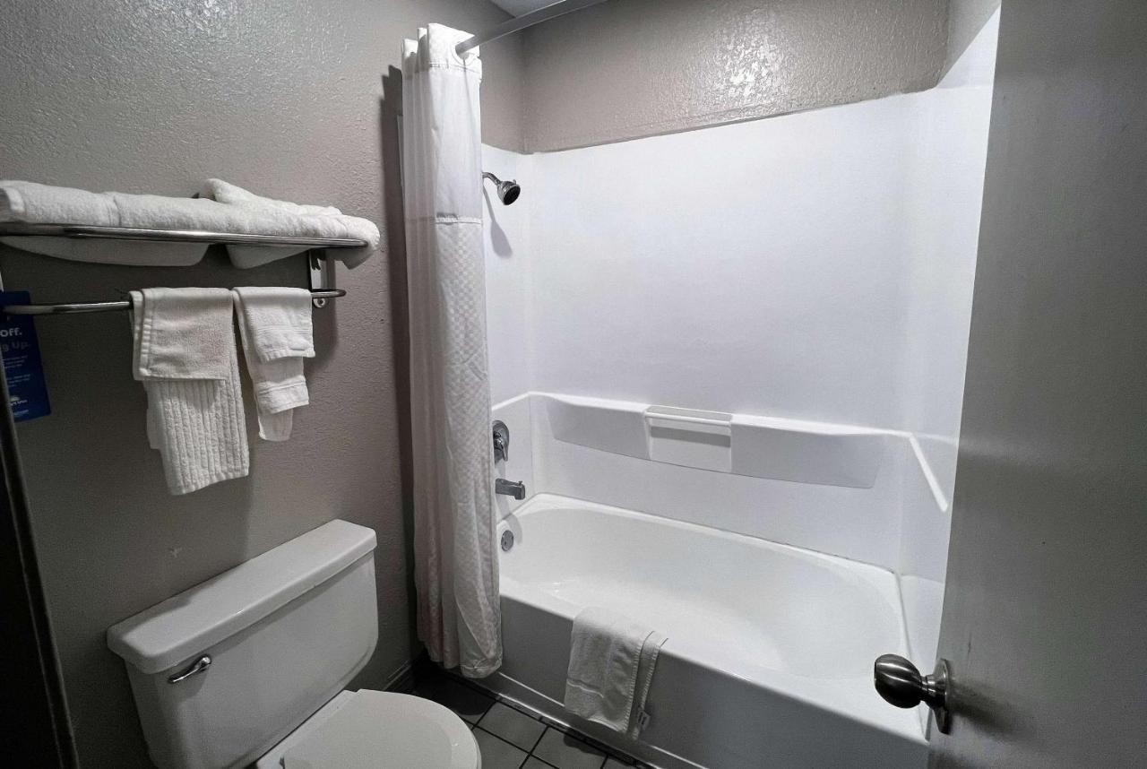 Days Inn & Suites By Wyndham - Canton First Monday Trade Days Luaran gambar