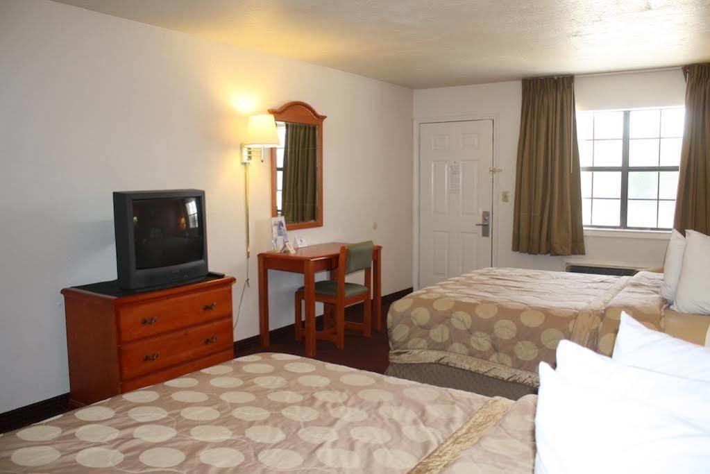 Days Inn & Suites By Wyndham - Canton First Monday Trade Days Luaran gambar